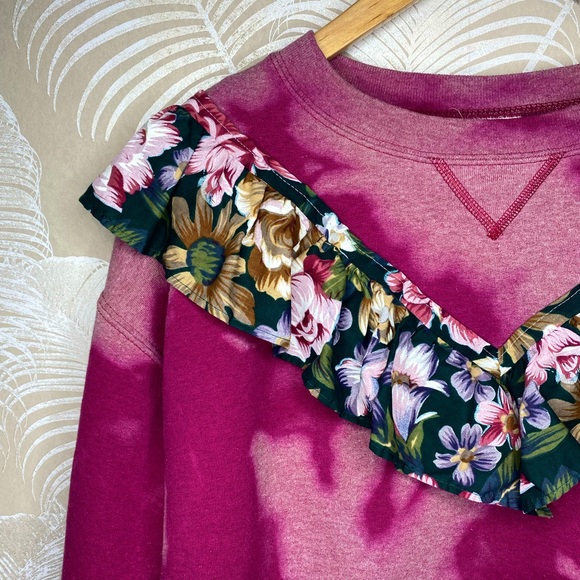 🪡 Handmade 🧵 Ruffle Sweatshirt - Picture 2 of 6